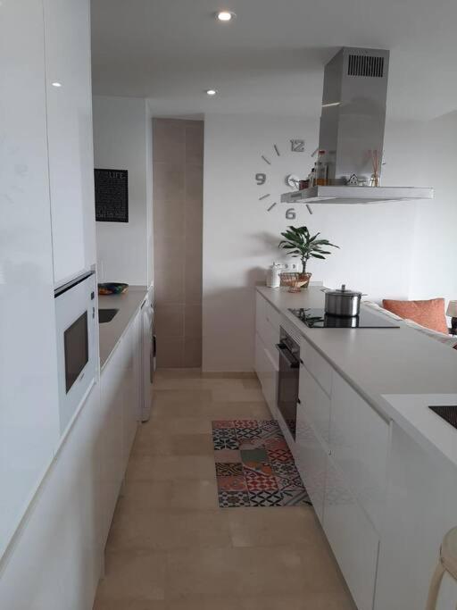 Top-Floor Beachfront Apartment With Parking, Pool, & Spacious Sea-View Balcony Villajoyosa Exterior photo