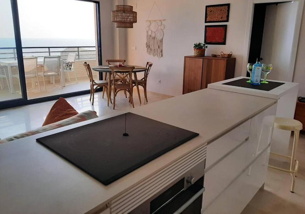 Top-Floor Beachfront Apartment With Parking, Pool, & Spacious Sea-View Balcony Villajoyosa Exterior photo